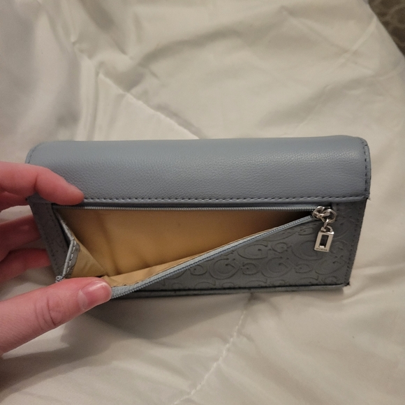 Blue Guess wallet - Picture 5 of 7